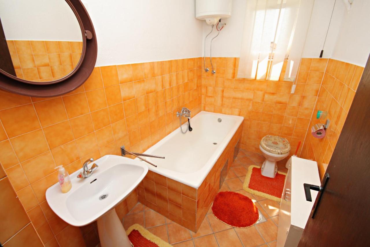 Apartments By The Sea Novi Vinodolski - 5558 المظهر الخارجي الصورة