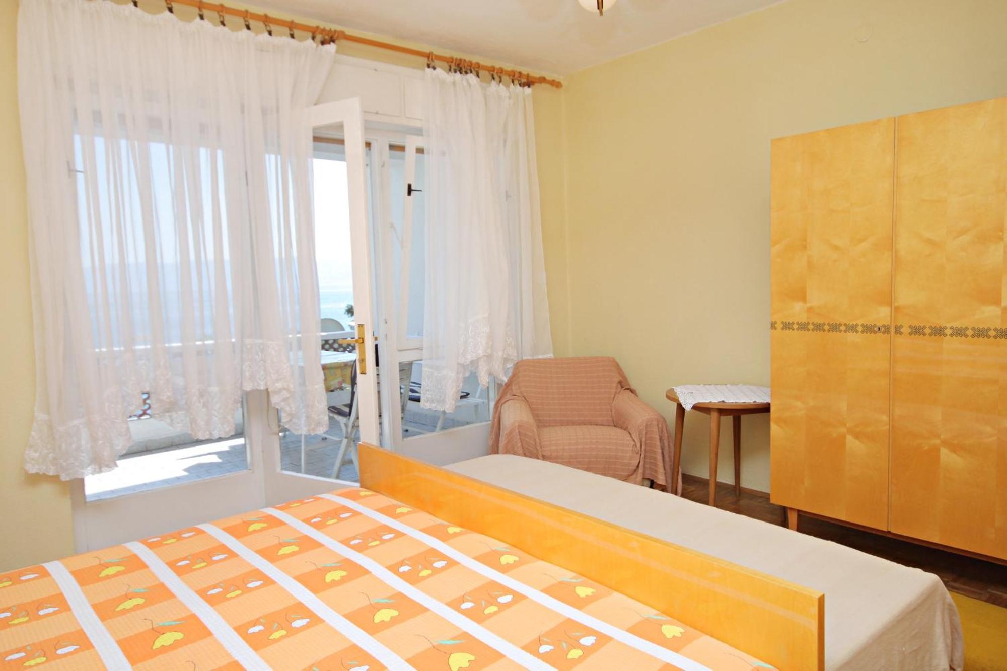 Apartments By The Sea Novi Vinodolski - 5558 الغرفة الصورة
